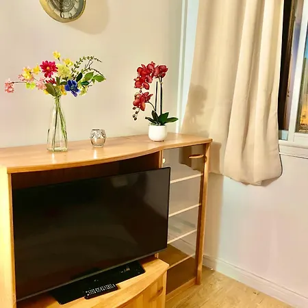 Appartement Agreable Tout Confort 3 Mn Metro Aubervilliers Exterior photo
